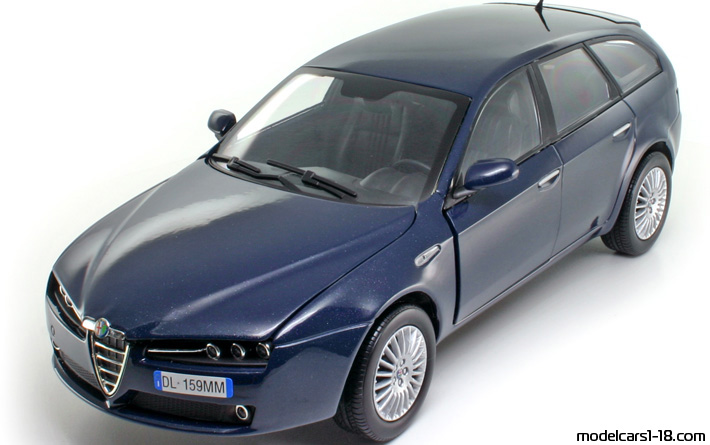 2006 - Alfa Romeo 159 Sportwagon Mondo Motors 1/18 - Предна лява страна