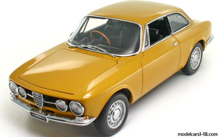 1967 - Alfa Romeo Giulia 1750 GTV AutoArt 1/18 - Передняя левая сторона