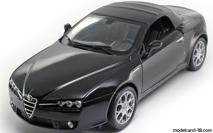 2005 - Alfa Romeo Spider Welly 1/18 - Front left side