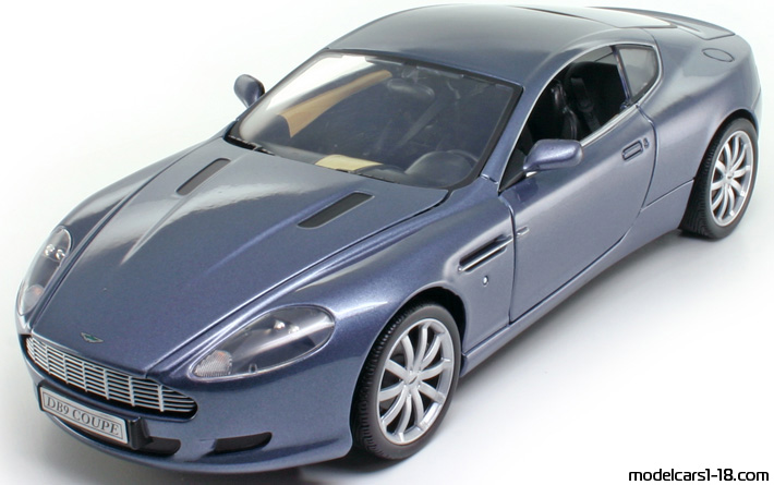 2004 - Aston Martin DB9 Mondo Motors 1/18 - Предна лява страна