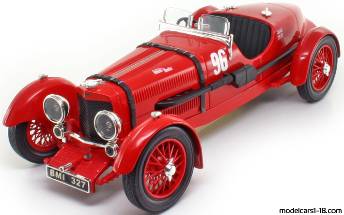 1934 - Aston Martin Ulster Mark II Le Mans Road Signature 1/18 - Front left side
