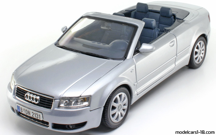 2003 - Audi A4 (B6) Mondo Motors 1/18 - Передняя левая сторона