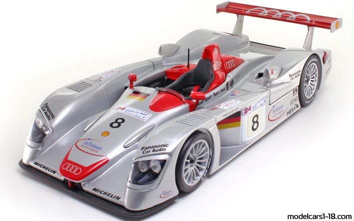 2000 - Audi R8 Le Mans Maisto 1/18 - Front left side