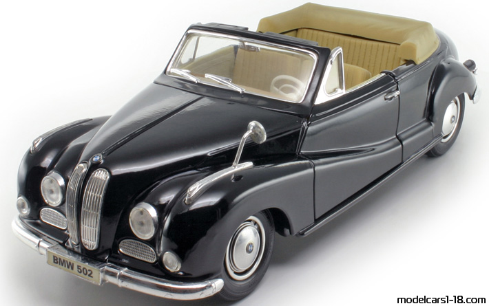 1955 - BMW 502 Maisto 1/18 - Front left side