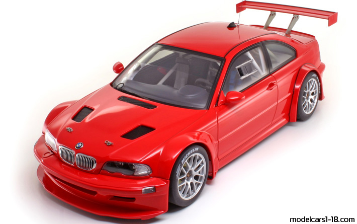 2005 - BMW M3 GTR (E46) AutoArt 1/18 - Предна лява страна