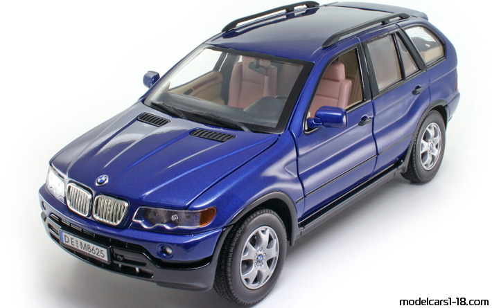 1999 - BMW X5 (E53) Mondo Motors 1/18 - Vorne linke Seite