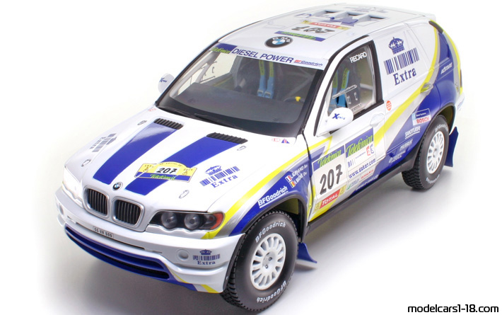 2004 - BMW X5 X-Raid (E53) Solido 1/18 - Предна лява страна