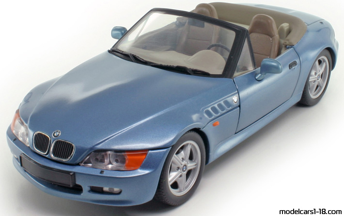 1996 - BMW Z3 (E36/7) UT 1/18 - Предна лява страна