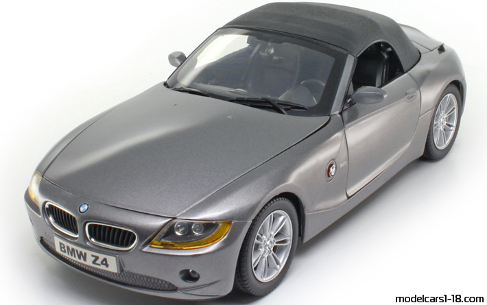 2002 - BMW Z4 (E85) Ricko 1/18 - Front left side