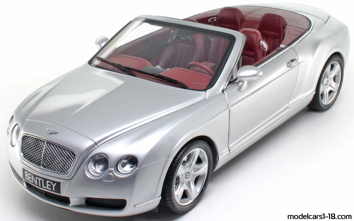 2006 - Bentley Continental GTC Minichamps 1/18 - Предна лява страна