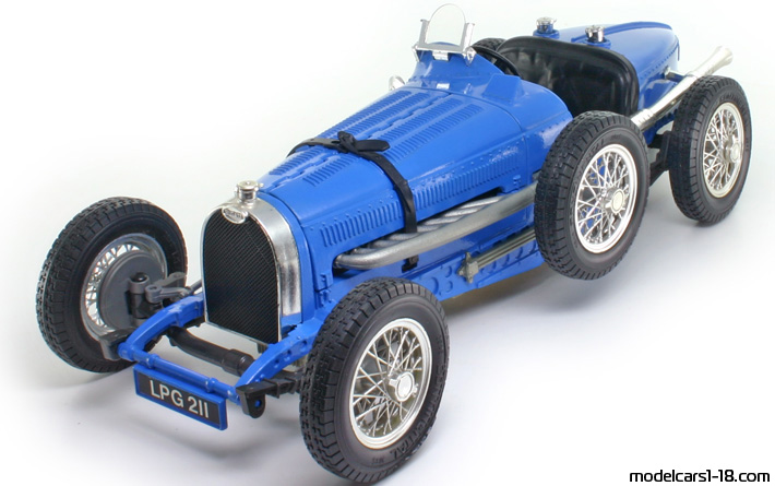 1934 - Bugatti Type 59 Bburago 1/18 - Передняя левая сторона