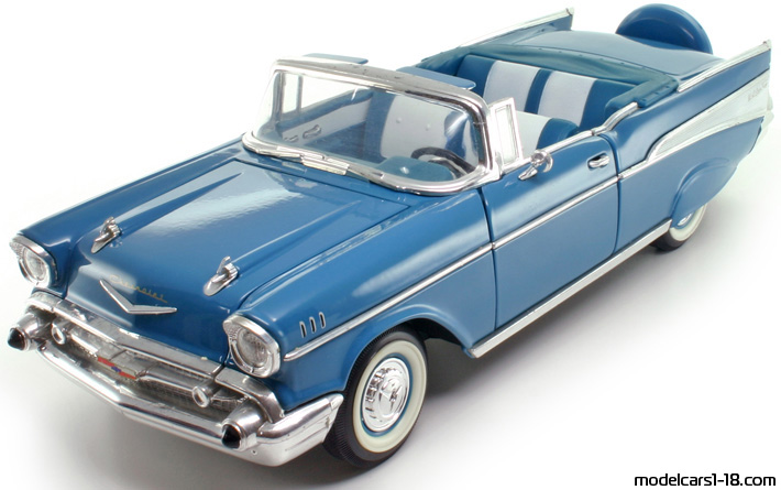 1957 - Chevrolet Bel Air Road Legends 1/18 - Передняя левая сторона