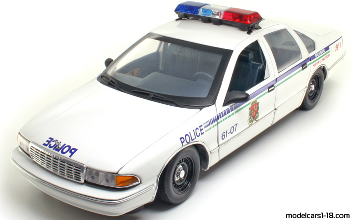 1996 - Chevrolet Caprice Police UT 1/18 - Front left side