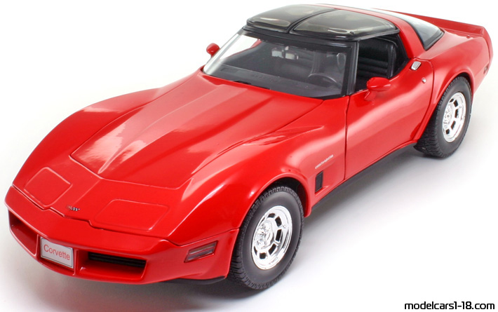 1982 - Chevrolet Corvette C3 Welly 1/18 - Front left side