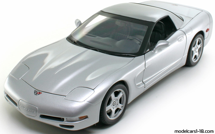 1998 - Chevrolet Corvette C5 UT 1/18 - Front left side