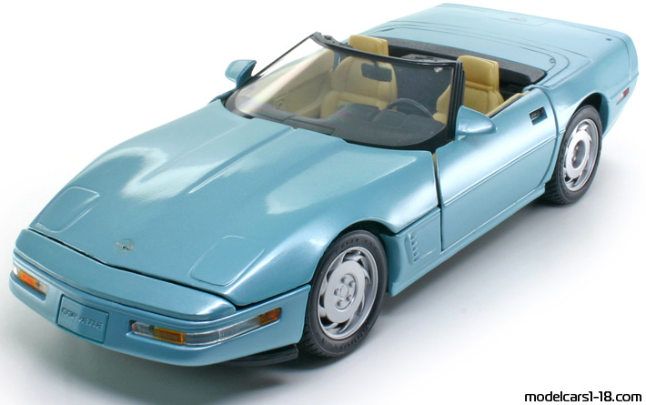 1996 - Chevrolet Corvette LT-4 C4 Maisto 1/18 - Front left side