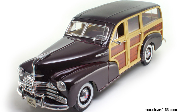 1948 - Chevrolet Fleetmaster Woody Maisto 1/18 - Vorne linke Seite
