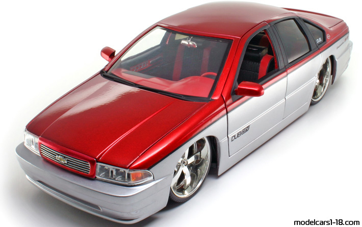 1996 - Chevrolet Impala SS Jada Toys 1/18 - Front left side