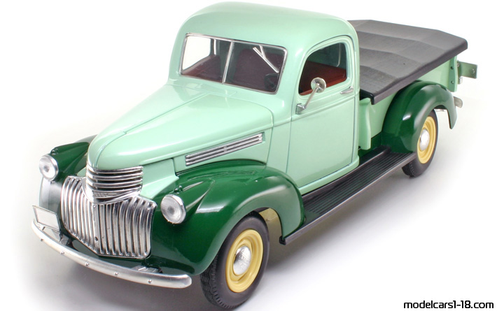 1946 - Chevrolet Pick Up Truck Solido 1/19 - Предна лява страна