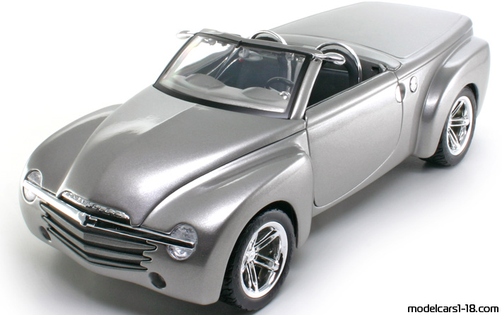 2000 - Chevrolet SSR Concept Maisto 1/18 - Vorne linke Seite