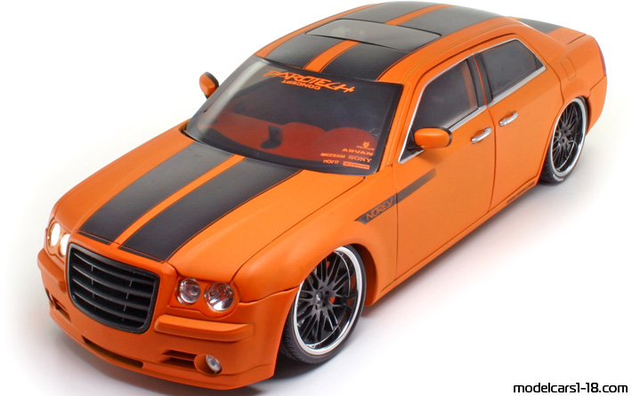 2007 - Chrysler 300C Hemi Norev 1/18 - Передняя левая сторона