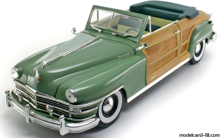 1948 - Chrysler Town & Country Motor City Classic 1/18 - Vorne linke Seite