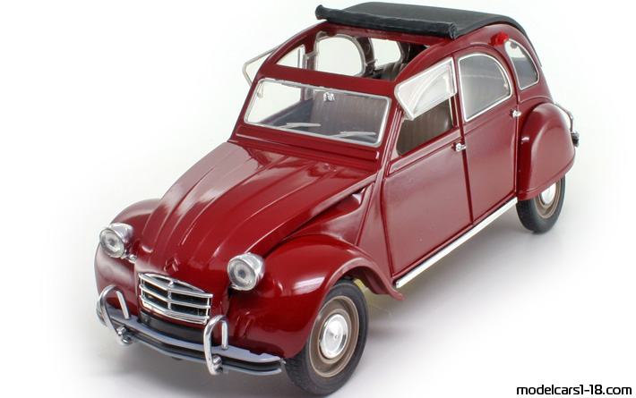 1966 - Citroen 2 CV Solido 1/17 - Front left side