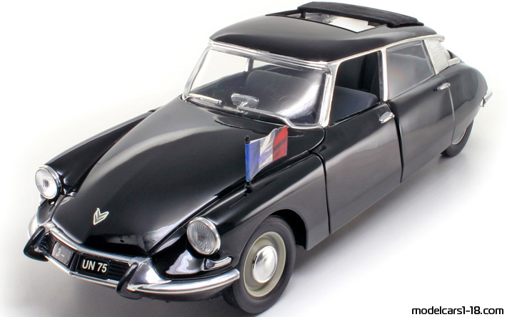 1963 - Citroen DS 19 Presidentielle Solido 1/18 - Vorne linke Seite