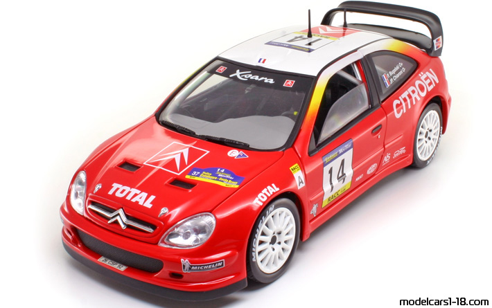 2001 - Citroen Xsara T4 WRC Solido 1/18 - Предна лява страна