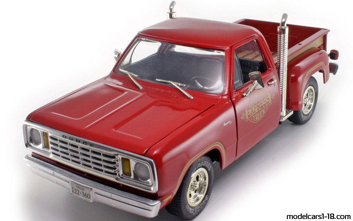 1978 - Dodge Li'l Red Express Truck ERTL 1/18 - Vorne linke Seite