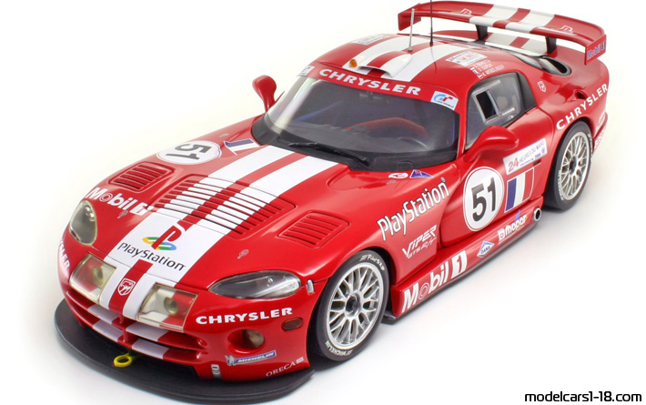 2000 - Dodge Viper GTS-R AutoArt 1/18 - Предна лява страна