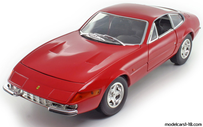 1968 - Ferrari 365 GTB/4 Daytona Hot Wheels 1/18 - Предна лява страна