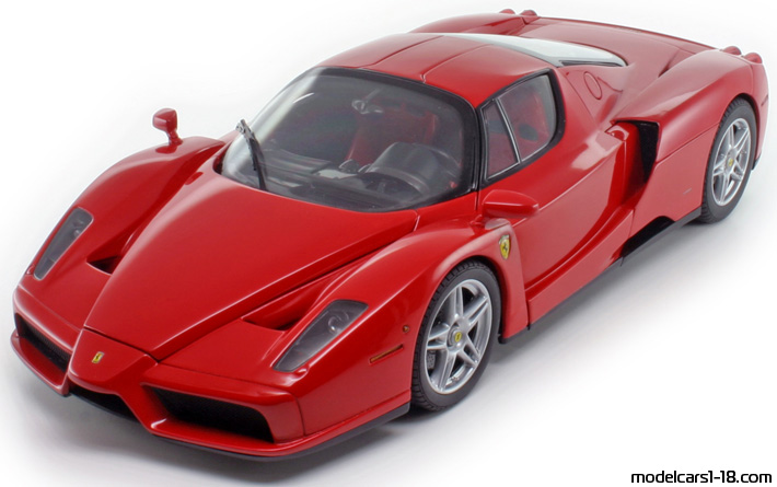 2003 - Ferrari Enzo Ferrari BBR 1/18 - Vorne linke Seite