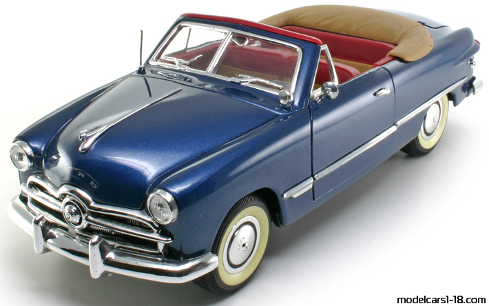 1949 - Ford Convertible Mira 1/18 - Предна лява страна