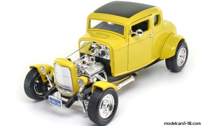 1932 - Ford Coupe (Model B) Motor Max 1/18 - Передняя левая сторона