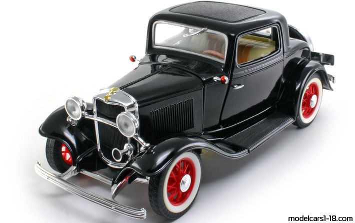 1932 - Ford Coupe (Model B) Road Signature 1/18 - Передняя левая сторона