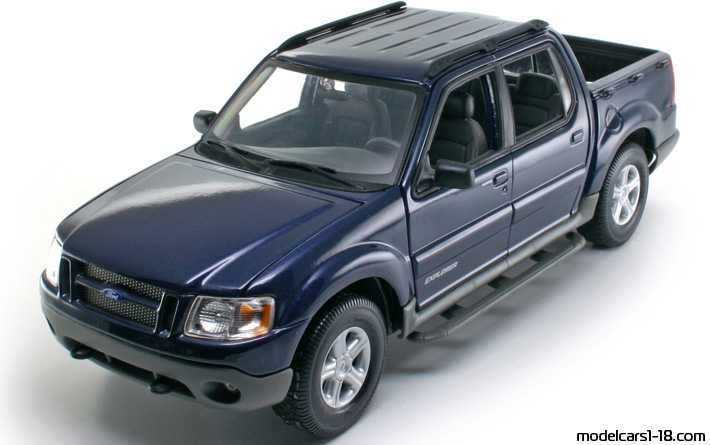 2000 - Ford Explorer Sport Trac Maisto 1/18 - Предна лява страна