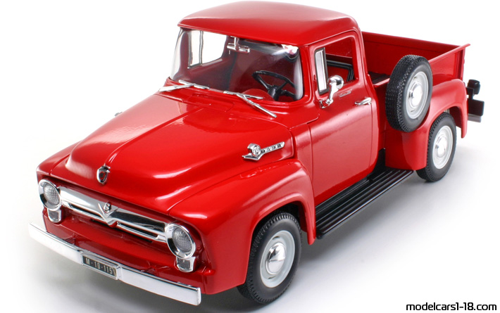 1956 - Ford F-100 Welly 1/18 - Front left side