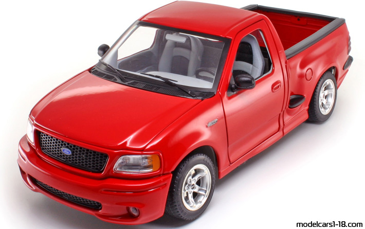 1999 - Ford F-150 SVT Lightning Maisto 1/21 - Предна лява страна