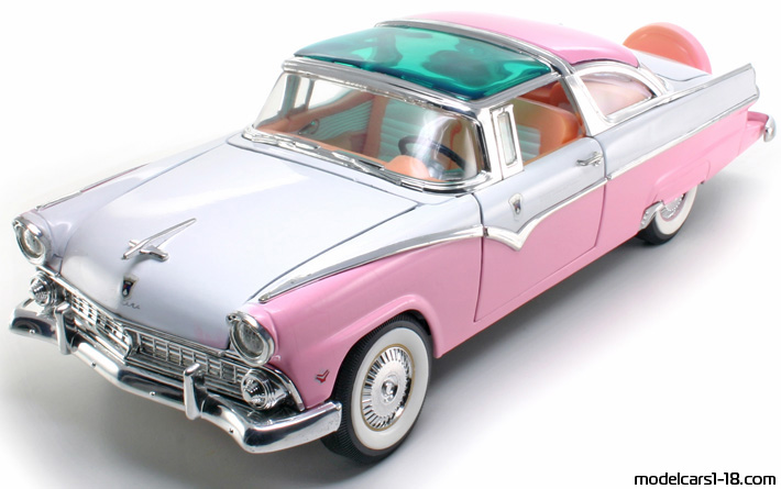 1955 - Ford Fairlane Crown Victoria Road Tough 1/18 - Front left side