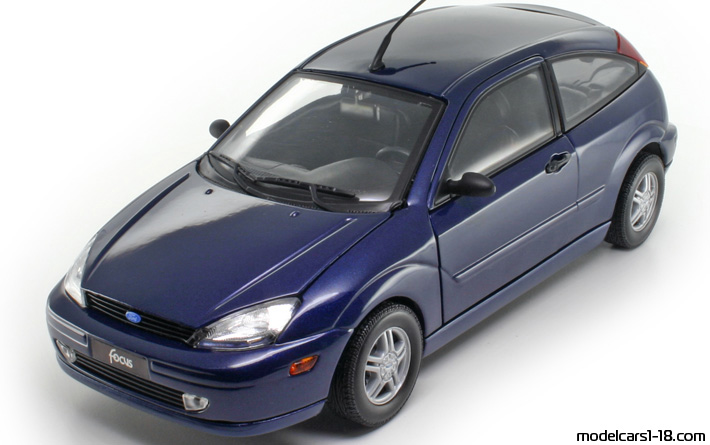 2002 - Ford Focus ZX3 Motor Max 1/18 - Предна лява страна