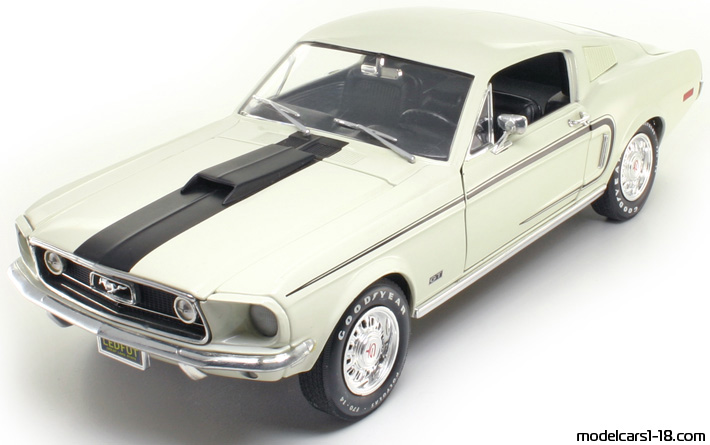 1968 - Ford Mustang GT Cobra Jet ERTL 1/18 - Предна лява страна