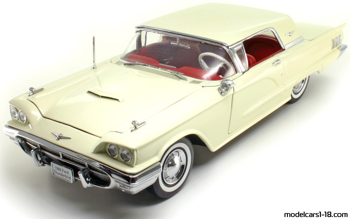 1960 - Ford Thunderbird Sun Star 1/18 - Front left side