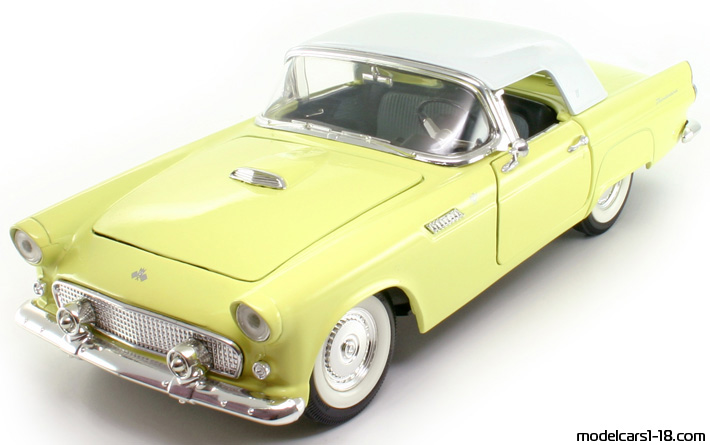 1956 - Ford Thunderbird Revell 1/18 - Передняя левая сторона