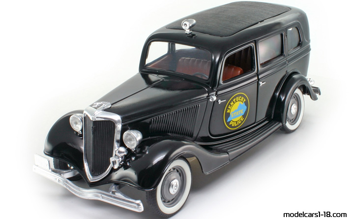 1934 - Ford V8 Police Solido 1/19 - Передняя левая сторона