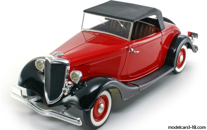 1934 - Ford V8 Roadster Solido 1/19 - Front left side