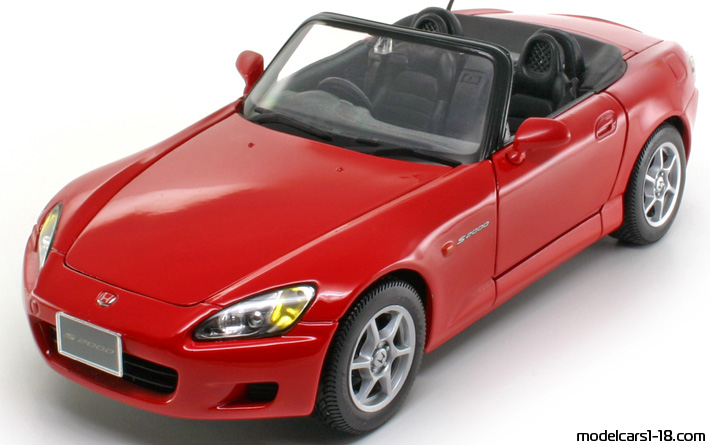 1999 - Honda S2000 Maisto 1/18 - Предна лява страна