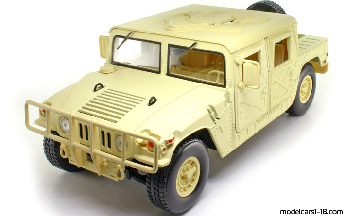 1992 - Hummer H1 Motor Max 1/18 - Front left side