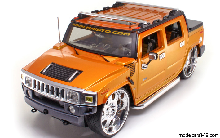 2002 - Hummer H2 Maisto 1/18 - Front left side