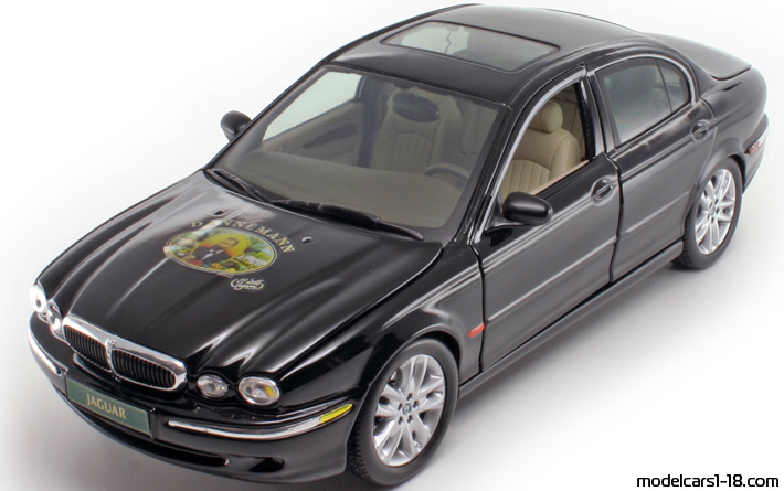 2001 - Jaguar X-Type Maisto 1/18 - Предна лява страна
